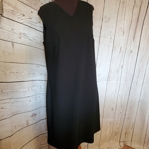Patrick Collection V-neck little black dress Large